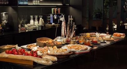 Yurbban Trafalgar Hotell 3*